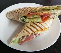 Ролл с курицей