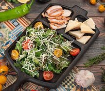 Цезарь с цыплёнком