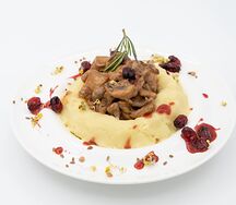 Говядина По-Строгановски с красным соусом