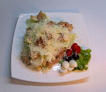 Цезарь с курицей