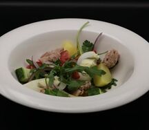 Салат с тунцом и овощами