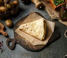 Хычин с картофелем и сыром