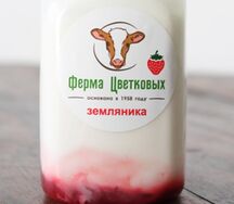 Йогурт питьевой и земляничный джем