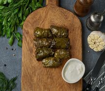 Долма в винoградных листьях