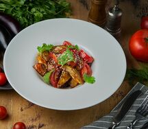 Салат теплый из баклажанов в устричном соусе