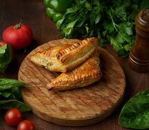 Пирожки со шпинатом и сыром