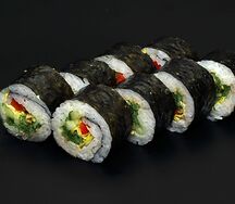 Холодный ролл с чукой