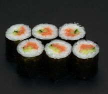 Мини-ролл с копченым лососем