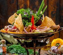 Садж Ассорти из телятины, баранины, цыплёнка и овощей