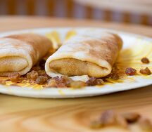 Блины с творогом и изюмом