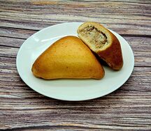 Пирожок с мясом и рисом