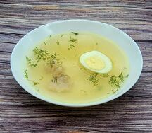 Бульон куриный с яйцом