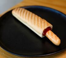 Хот-дог Французский с сосиской чикен гриль 