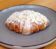 Миндальный круассан 