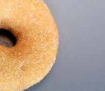 Пончик с начинкой яблоко-корица 