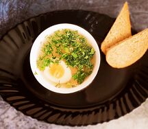 Суп с вермишелью, курицей, зеленью и яйцом