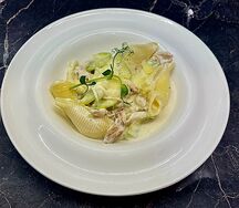 Паста Конкильони с копченой курицей  