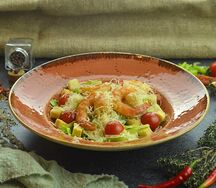 Салат Цезарь с креветкой