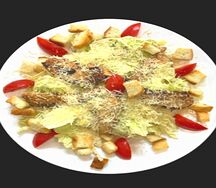 Салат Цезарь с курицей