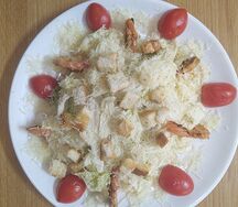 Салат Цезарь с креветками