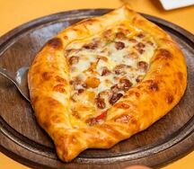 Лодочка с мясом и сыром