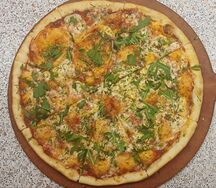 Фокачча с сыром и рукколой