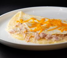 Яичница скрэмбл чиз с грибами и курицей
