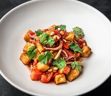 Салат с щупальцами кальмара