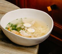 Куриный бульон с лапшой
