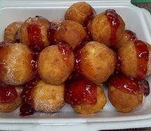 Пончики с черничным джемом