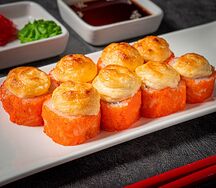 Запеченный ролл с курицей 