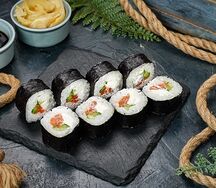 Маки с лососем и сливочным сыром cremette
