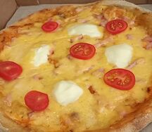 Пицца с курицей и беконом