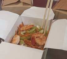 Wok с креветками