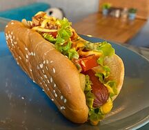Пикантный с куриной сосиской