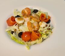 Креветки и лосось