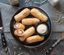 Чиззони с салями и халапеньо
