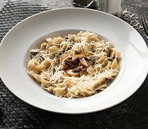 Феттуччине Альфредо с шампиньонами