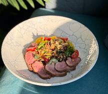 Салат с уткой и ягодным соусом