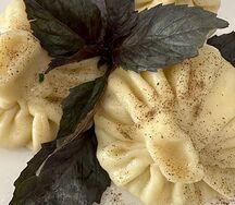 Хинкали с сыром и зеленью