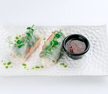 Спринг-ролл с креветками и овощами