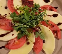 Капрезе с рукколой