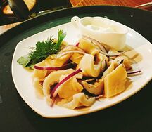 Грузди со сметаной