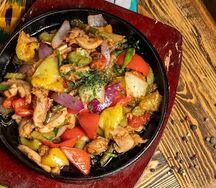 Жаровня с курицей 