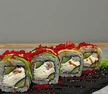 Ролл с авокадо 