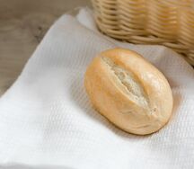 Булочка белая