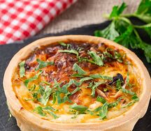 Киш с курицей и грибами