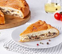 Пирог с сыром и грибами