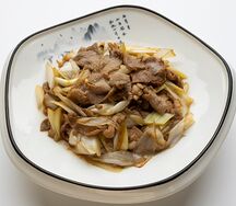Баранина с китайским луком