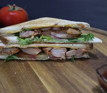 Сэндвич с курицей и сыром